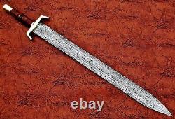 Damascus Steel Forged Hunting Warrior Sword Brass Guard & Pommel Walnut Grip